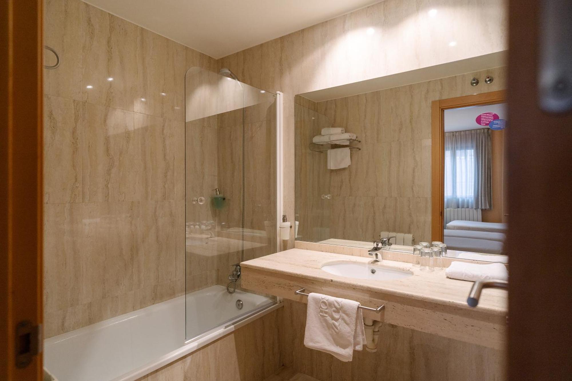 Hostal Acanto Burgo Εξωτερικό φωτογραφία